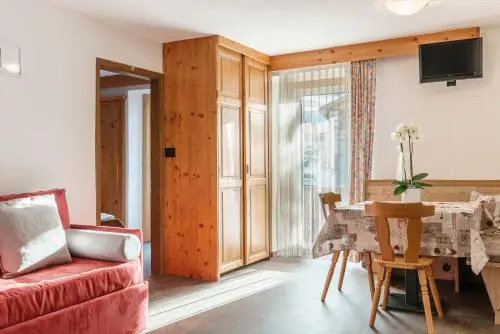 Plang Farmhouse