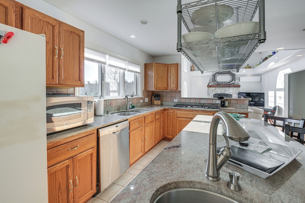 Acadia Adventure Base: 4,500-sq-ft Group Getaway