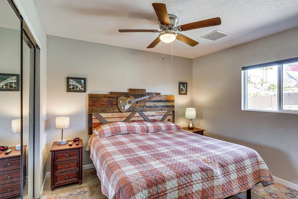 Desert Oasis w/ Hot Tub! 6 Mi to Lake Havasu