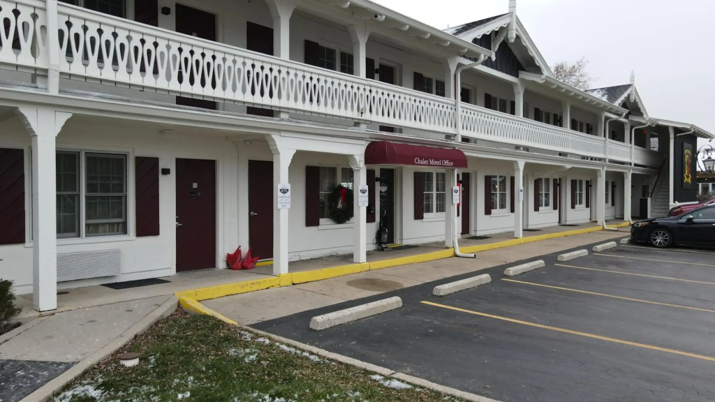 Chalet Motel Mequon