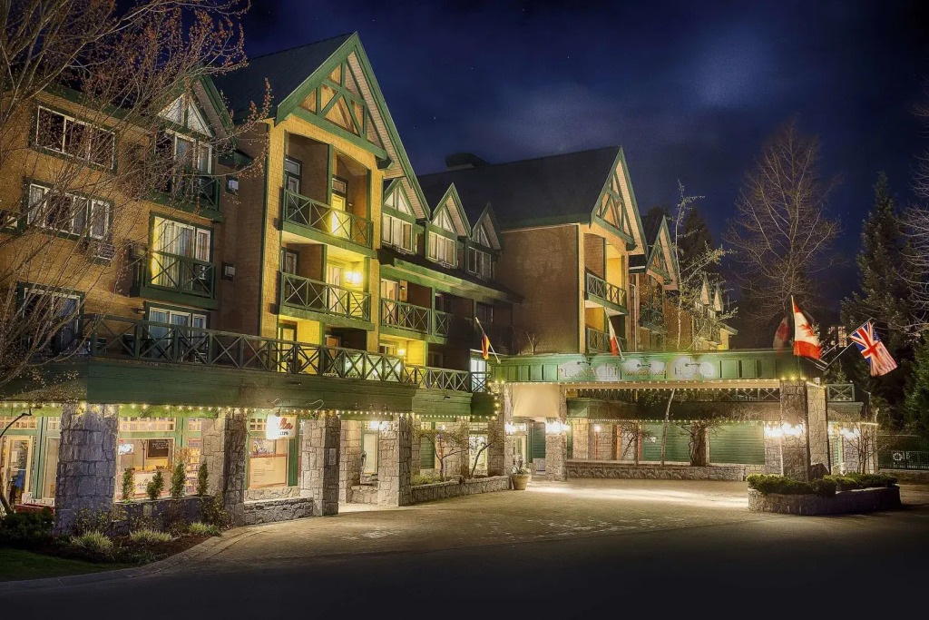Pinnacle Hotel Whistler