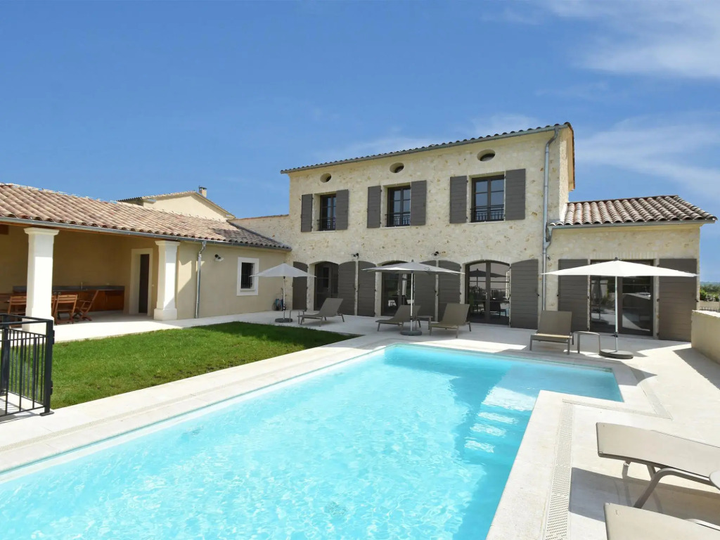 Stunning Villa in Uzès - Garrigues Sainte Eulalie With Pool