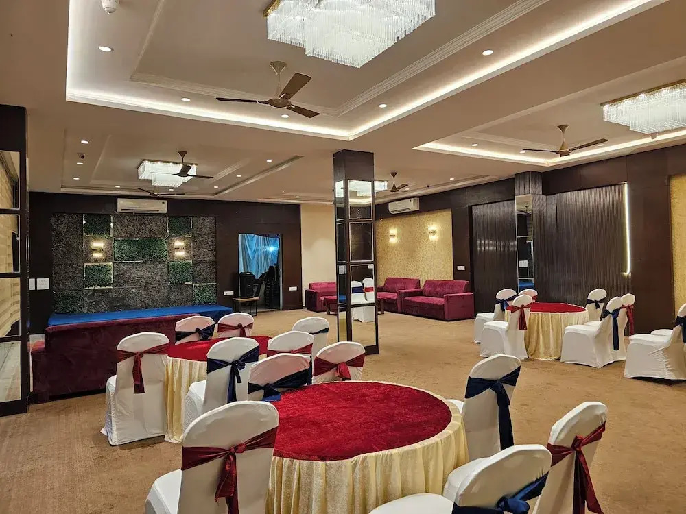 Devki Grand Hotel