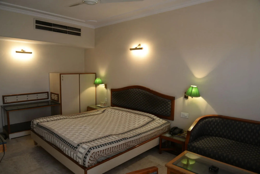 LMB Hotel City Centre, Jaipur