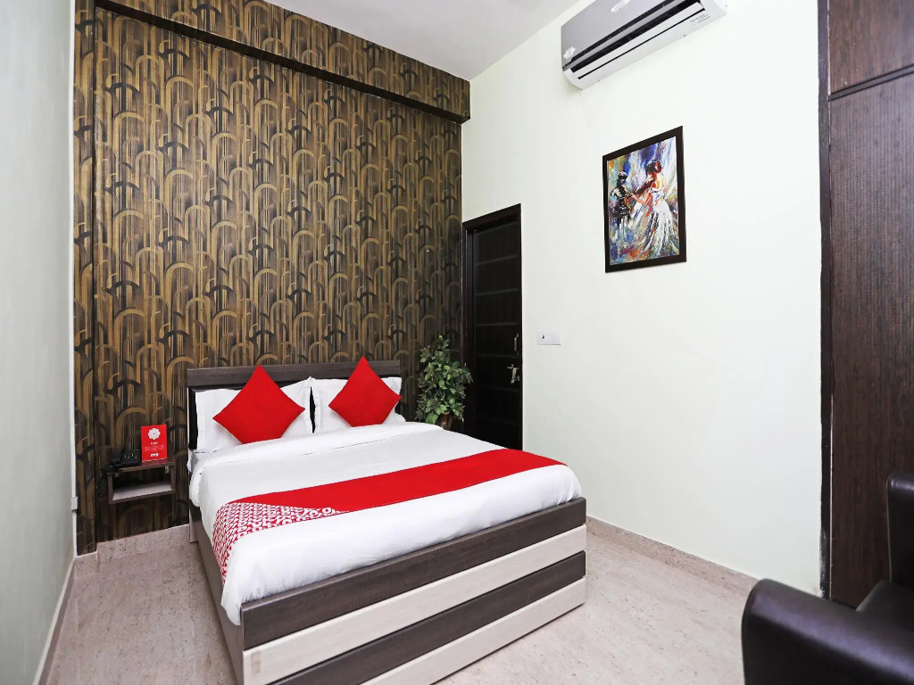 OYO 17293 Country Residency