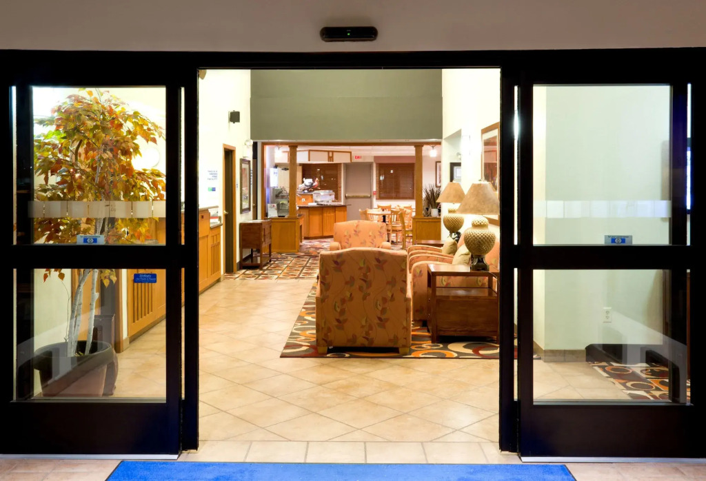 Holiday Inn Express & Suites - Worthington by IHG