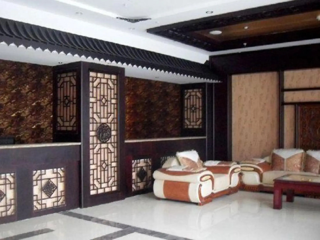 Jixi Dragon Holiday Hotel