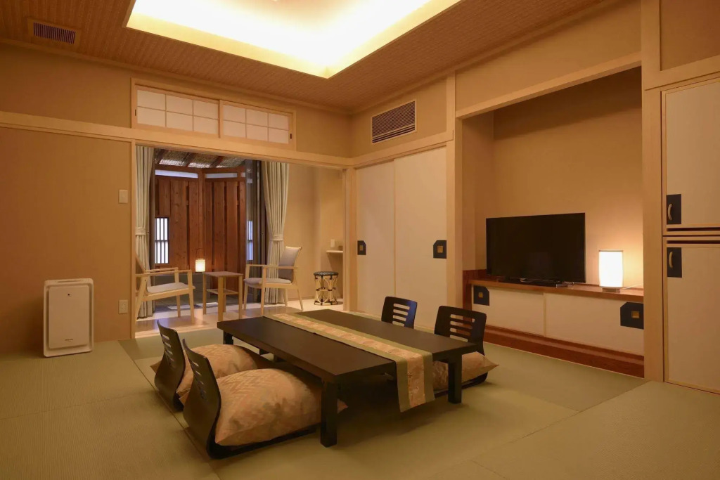 Hakone Mori no Seseragi