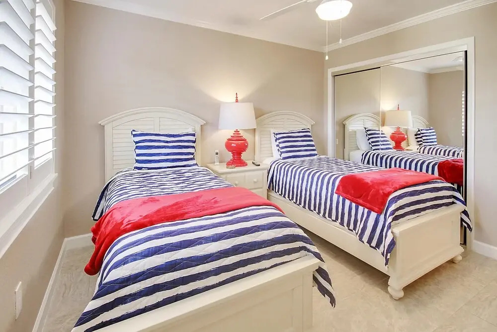 Land's End 302 Building 4 Beautiful Updated Condo Amazing Views!