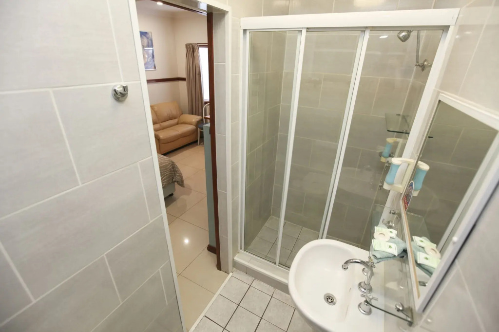 Across Country Motor Inn