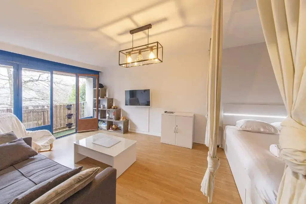 Studio spacieux à 15 min à pied de la Gare