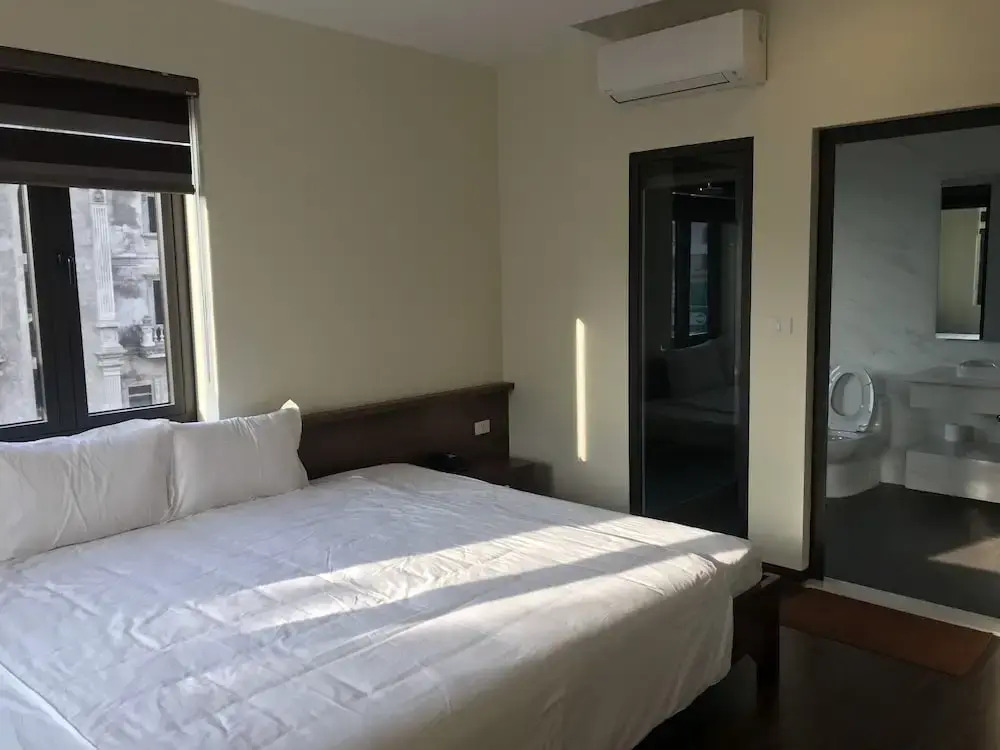Boston Halong Hotel