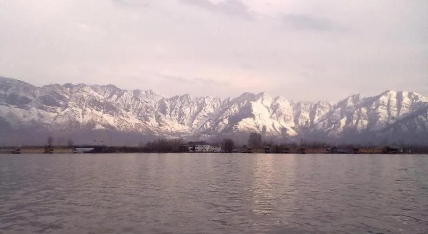 New Lucky Kashmir Houseboats