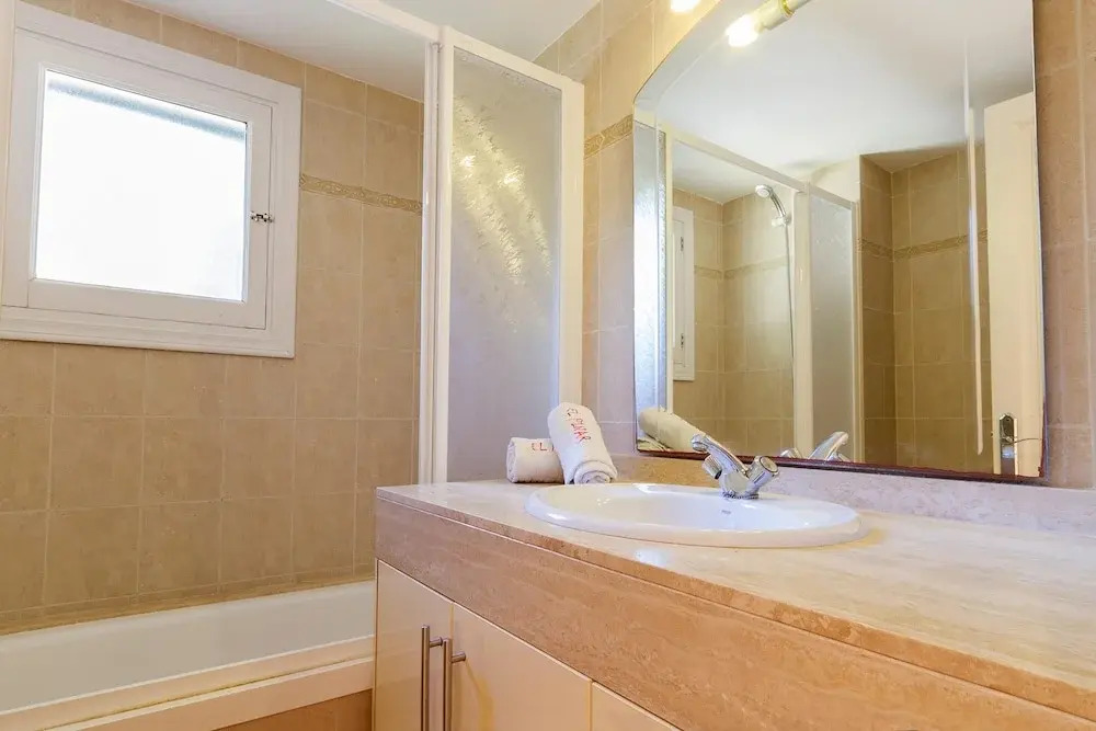 House With 4 Bedrooms in Pollensa, With Wonderful Mountain View, Priva