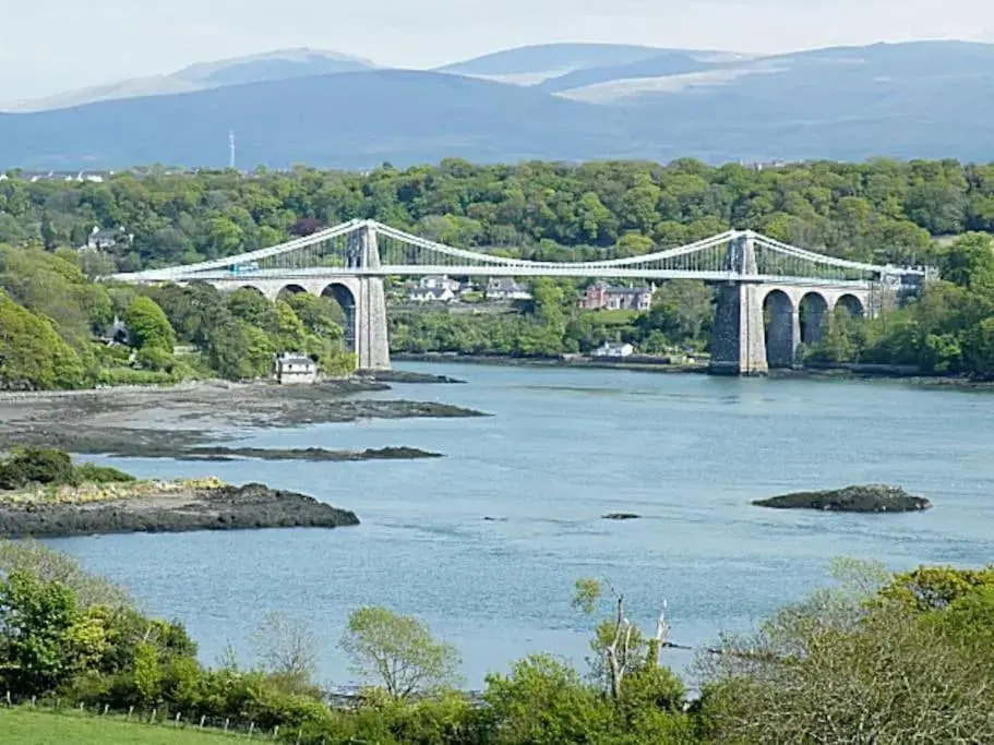 Mikes at Menai - Stylish & Spacious 3 bed house in Menai Bridge