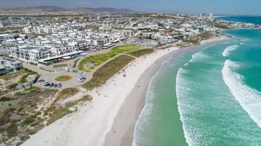 Modern Ocean Views 2 Bedroom 112 Eden on The Bay, Blouberg, Cape Town
