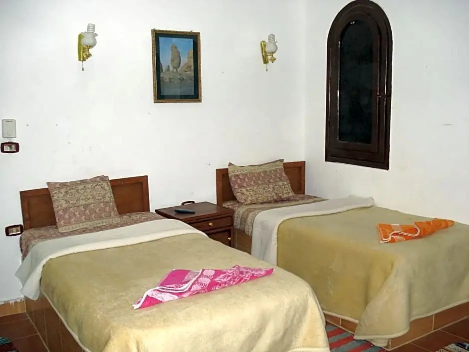 Western Desert Hotel & Safari