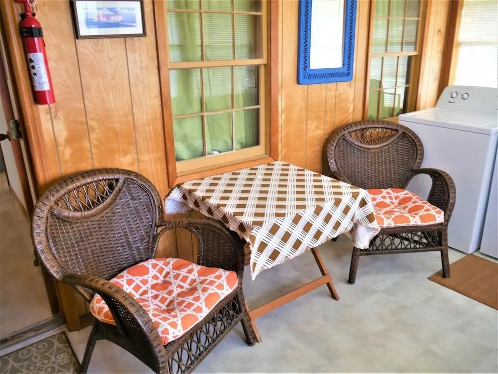 Queen Bee - 2 Br Home