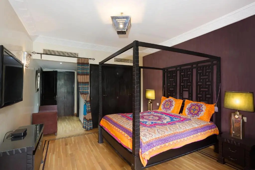 The Sapphire Apartment with Private Swimming Pool & Hot Tub - Hivernage Quarter - By Goldex Marrakech