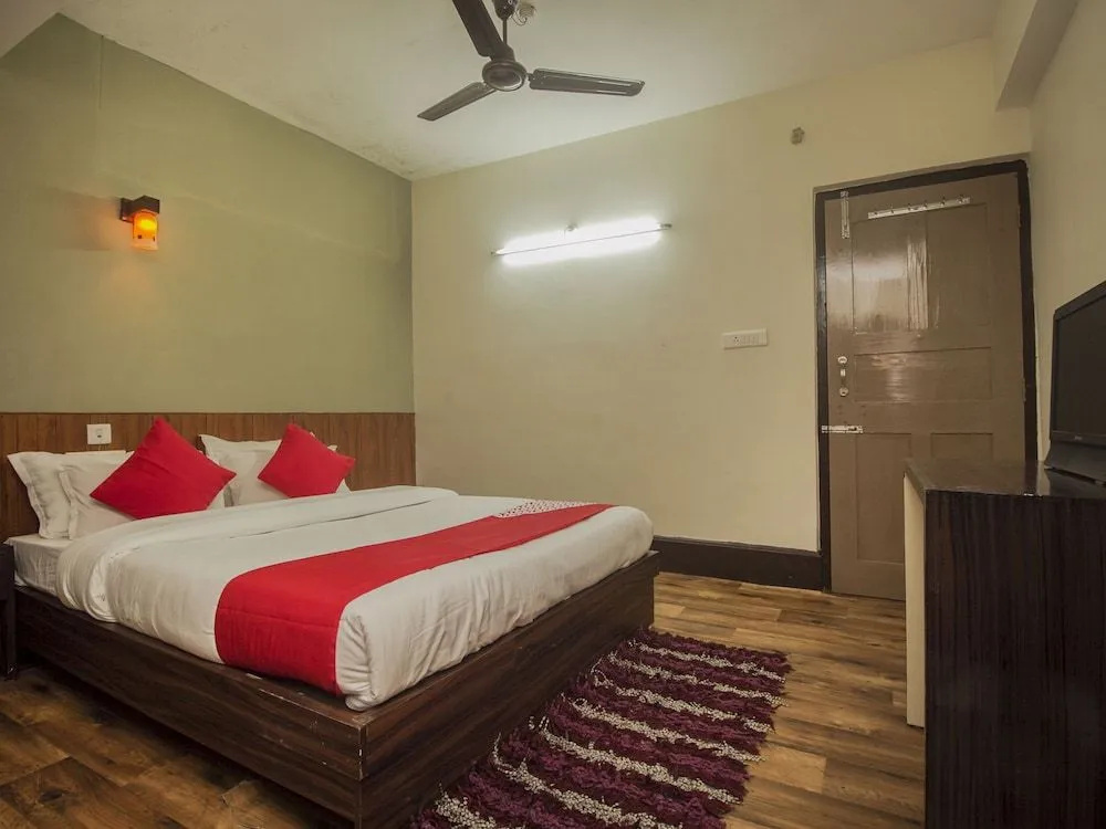 OYO 17039 Hotel Omkar