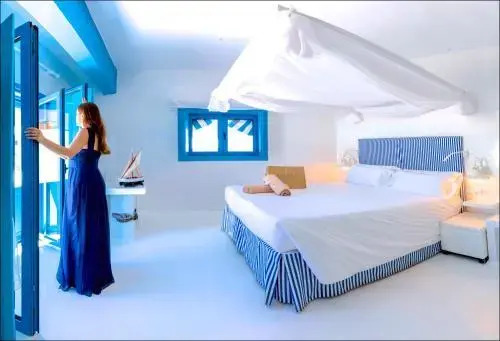 AVANTI Lifestyle Hotel
