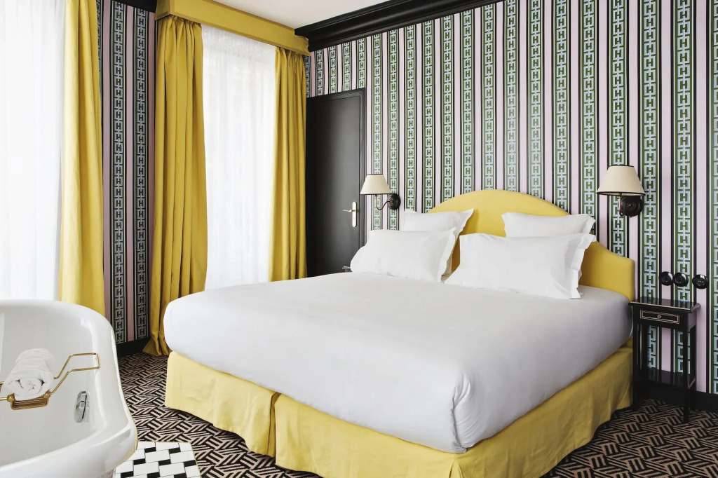 Отель Les Deux Gares and Spa