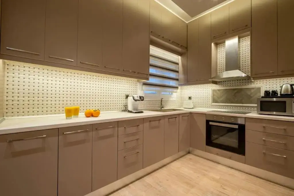 Maison De Luxx A10, Cozy Apartment with Garden In Larissa