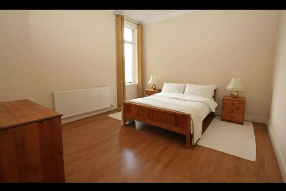 Central Waterfront Flat With Great Views