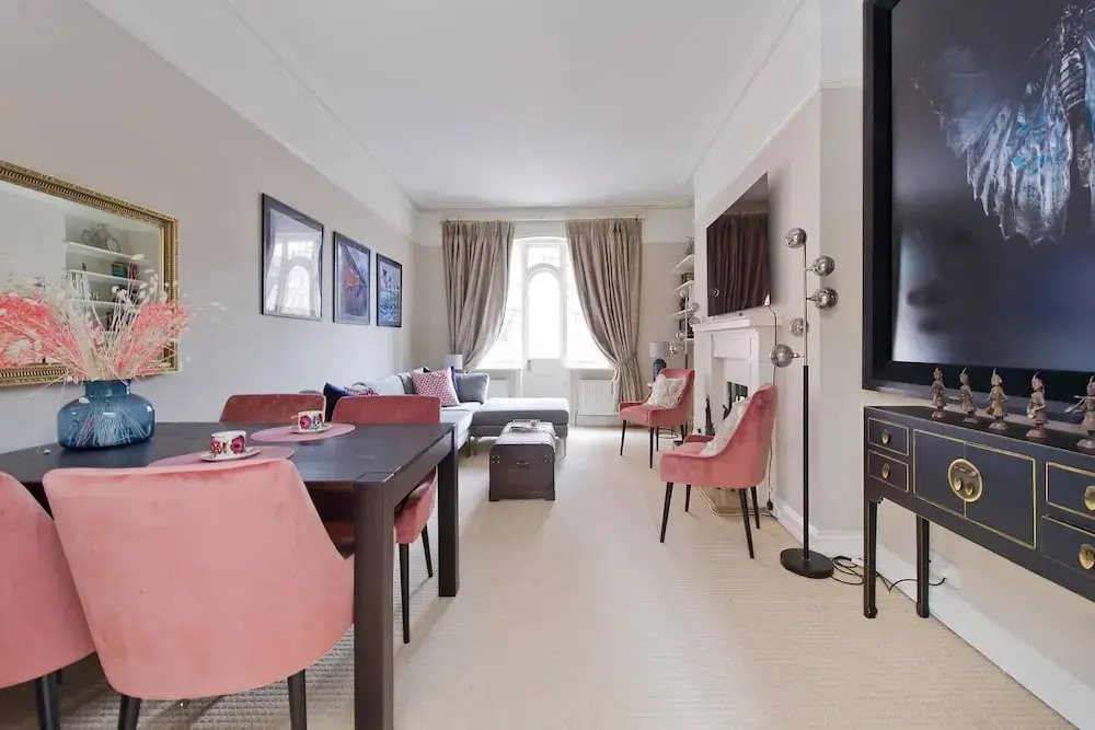 Luxurious 2-Bed Apt, 5 mins from Buckingham Palace