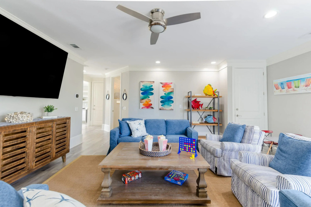 Steps to Beach Pool, Hot Tub, Fire Pit 7br, Sleeps 18 Cobalt Coast