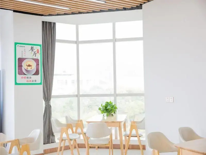 GreenTree Inn Wuxi Jiangyin High-speed Train Jinsanjiao Market Express Hotel