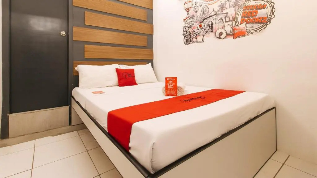 RedDoorz near Fishermall Quezon City