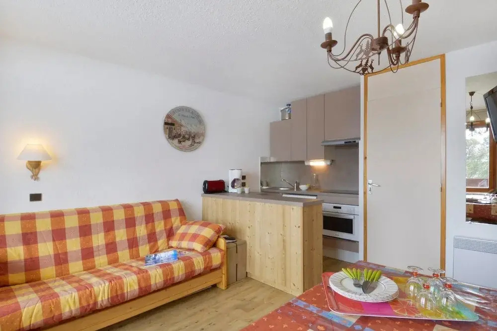 Belle Plagne Two-roomed Apartment for 5 People, Located on the Slopes On205