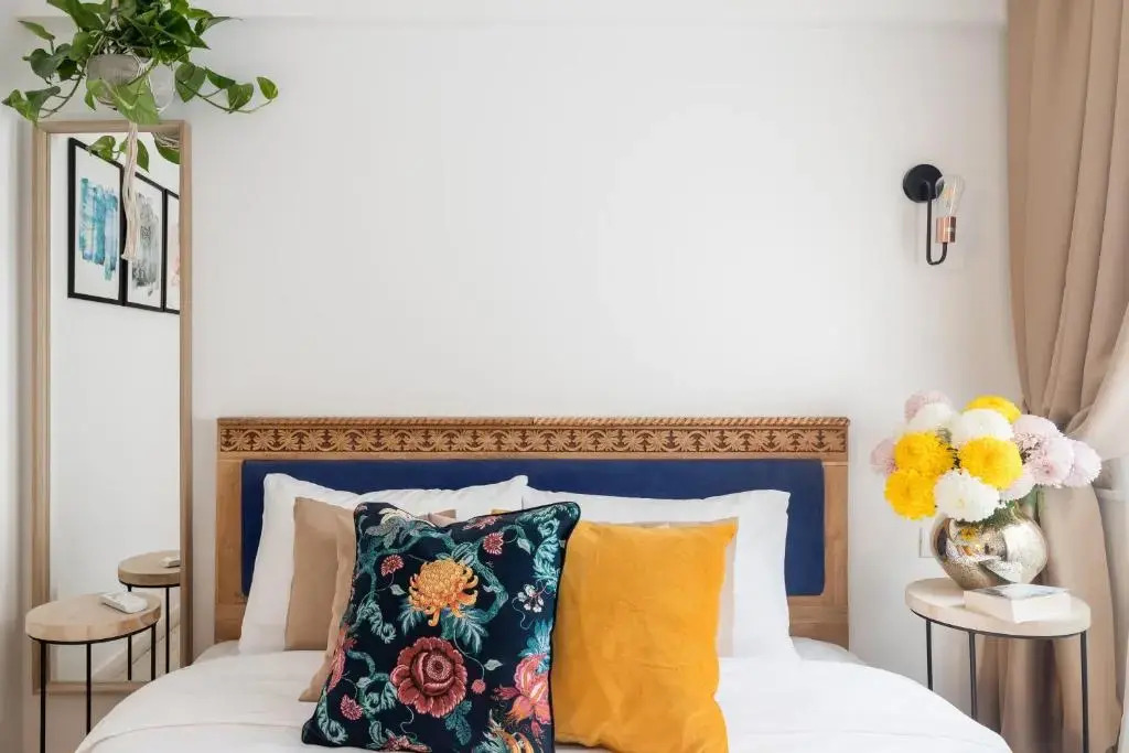 Contemporary 3-Bedroom Lofts - Modern Touches Meet Classic Elegance by Calea Victoriei