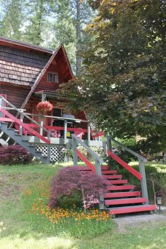 Sunny Bluffs Chalets
