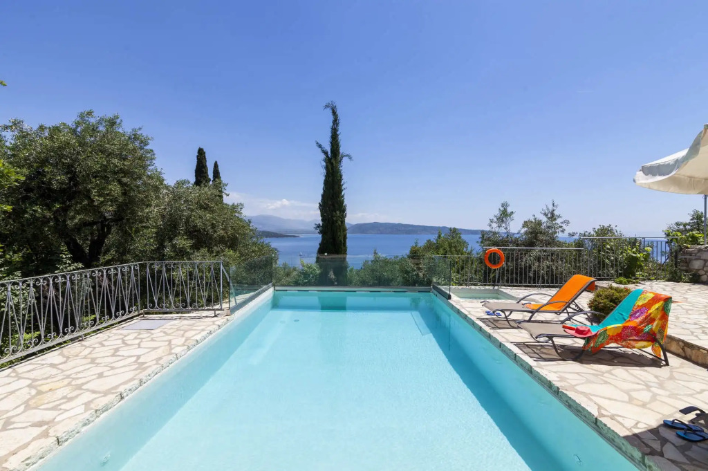 Scirocco & Folitsa Villas