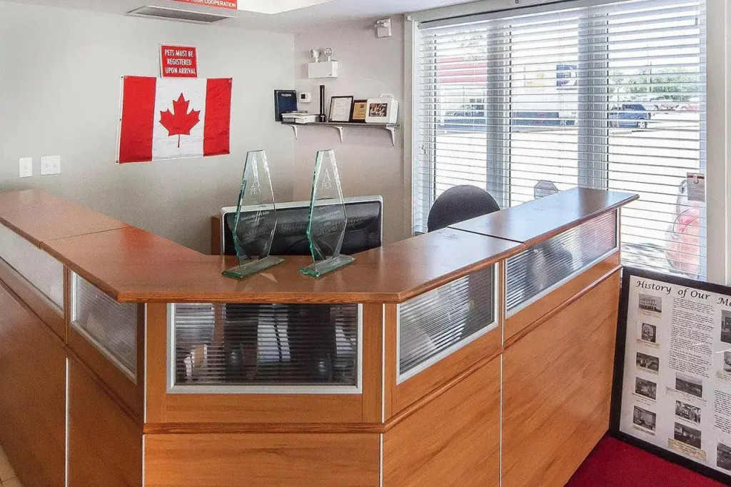 Econo Lodge Inn & Suites Drumheller