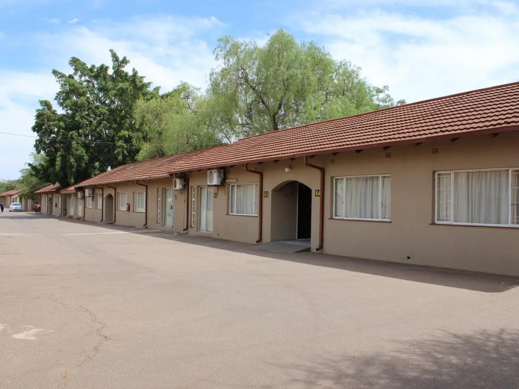 Oasis Hotel