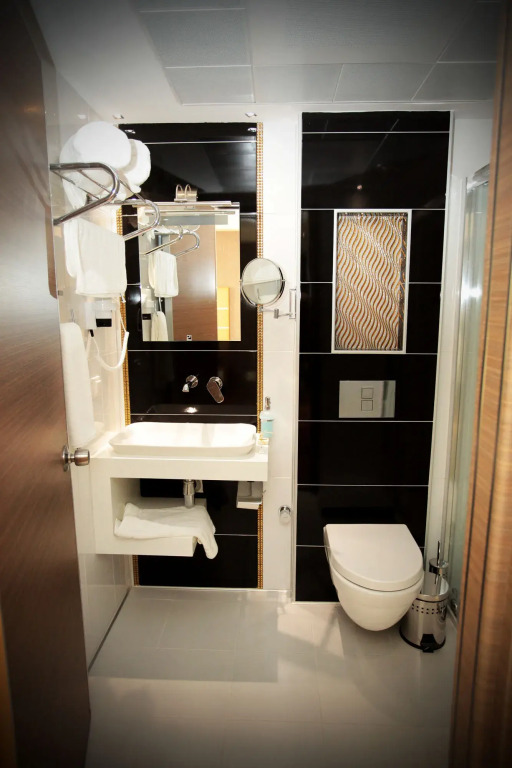 Edis Premier Hotel