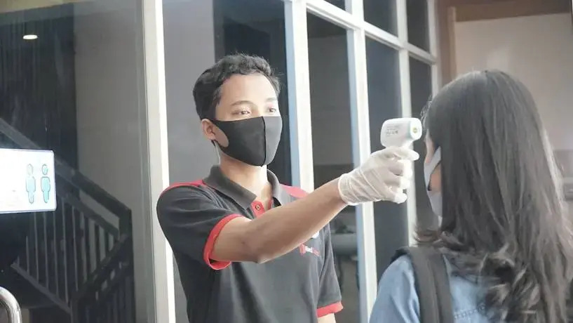 RedDoorz Plus @ Purwosari