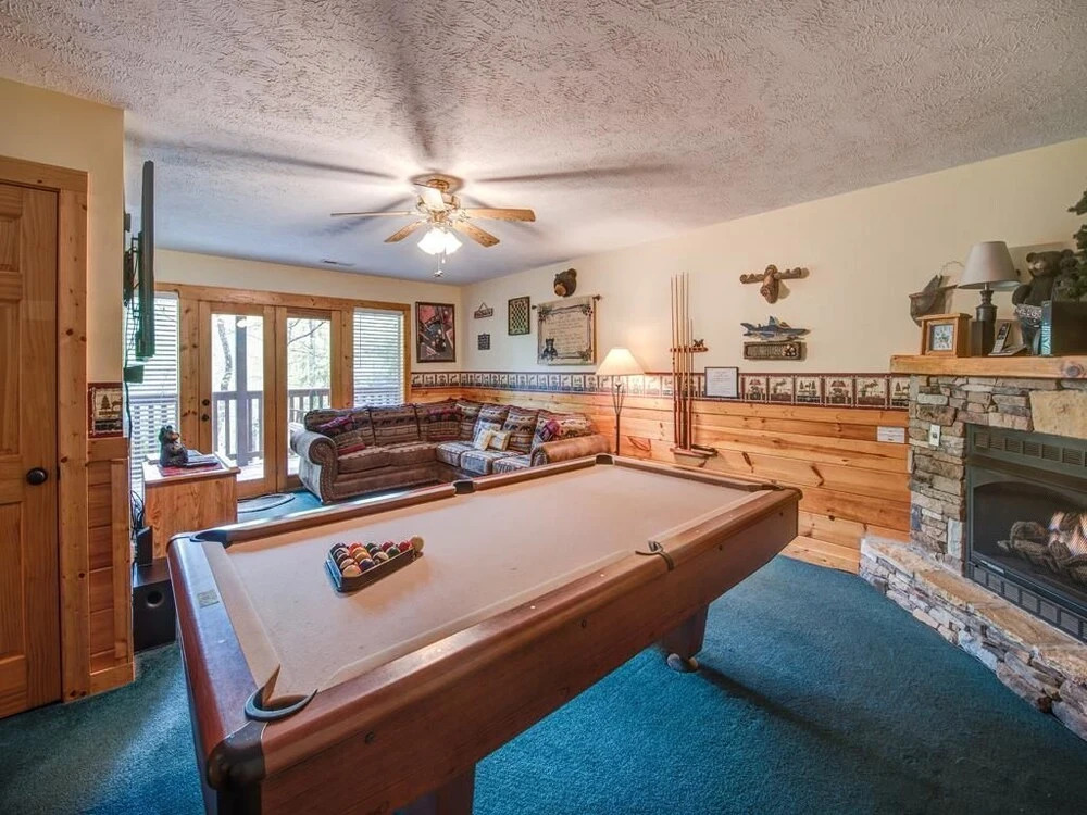 The Bear Essentials 3 Bedrooms 3 Bathrooms Cabin