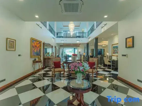 Villa Viola 7 Bedroom, Fully Staffed, on the Golf Course