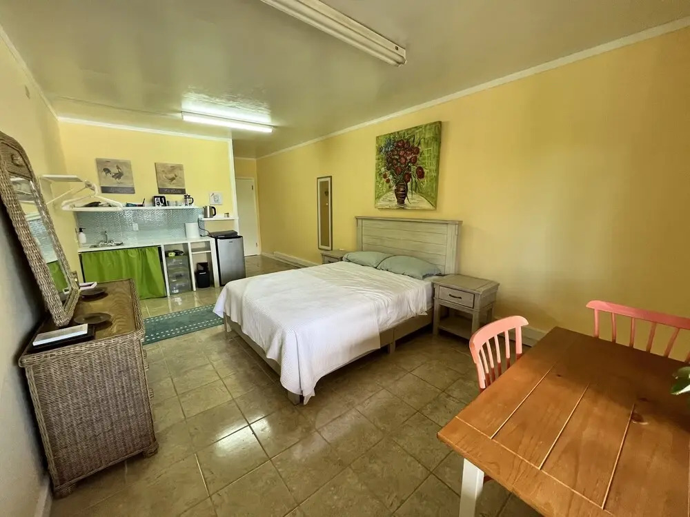 The Waterfront Inn - Hostel