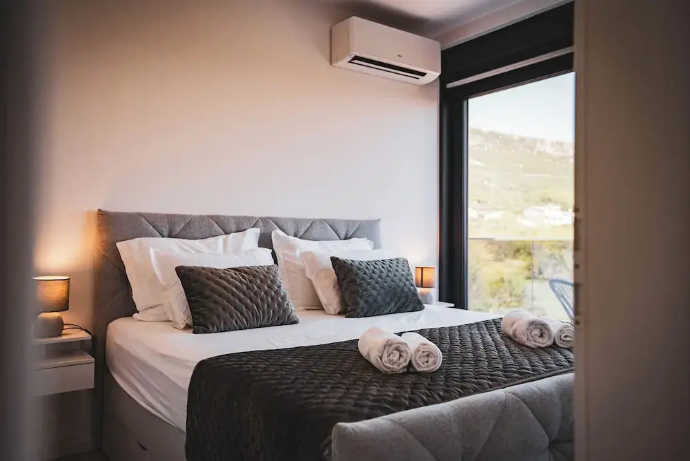 Modern Sea View Villa, Private Pool, Whirlpool, Calm & Beach Near