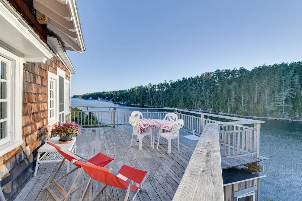 Oceanfront Cottage w/ Deck 2 Mi to Boothbay Harbor