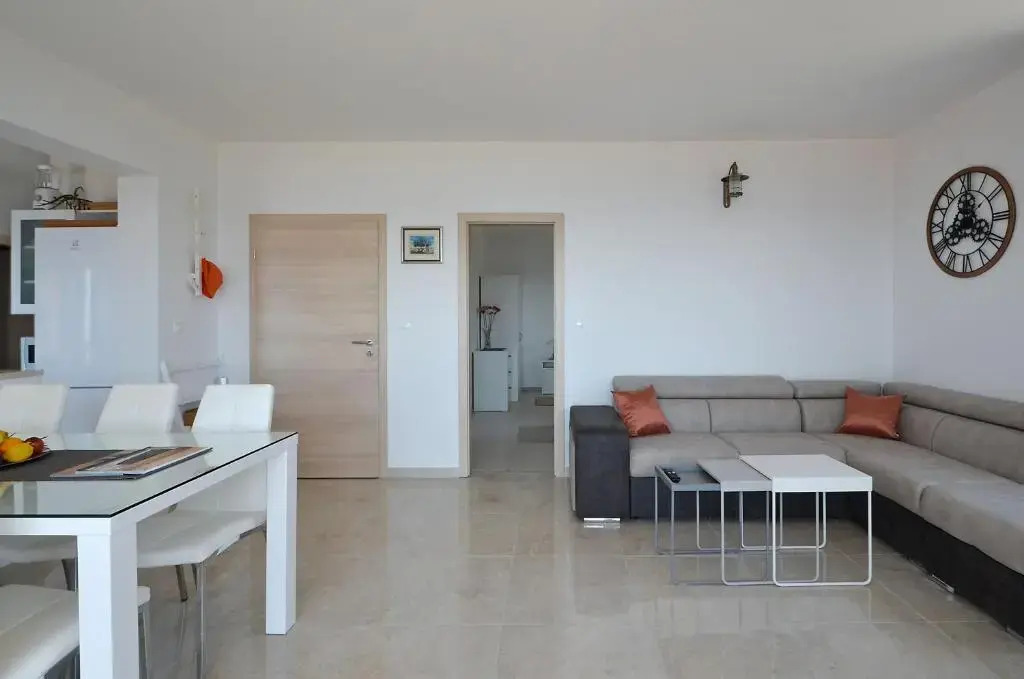 Apartment Elza
