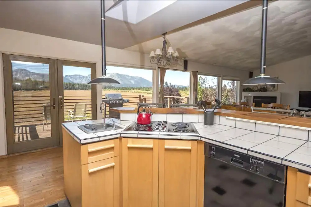 1746 Venice 3 Bedroom Home