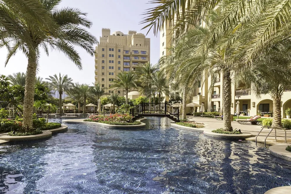 MaisonPrive Holiday - Fairmont South