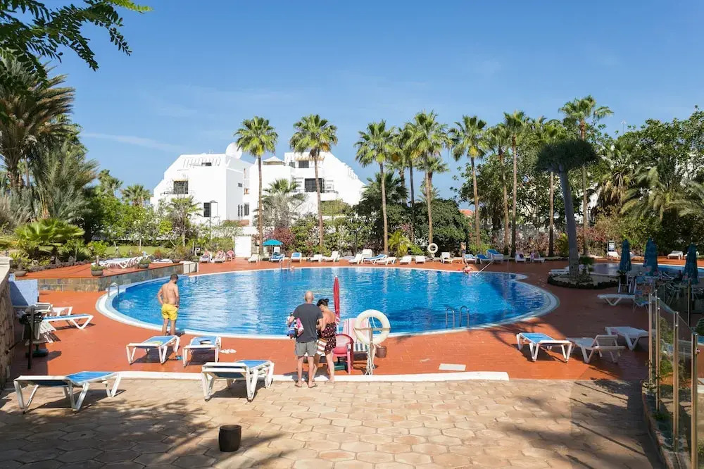 408 Enchanting Sea View Apartment, WiFi and Sea Front