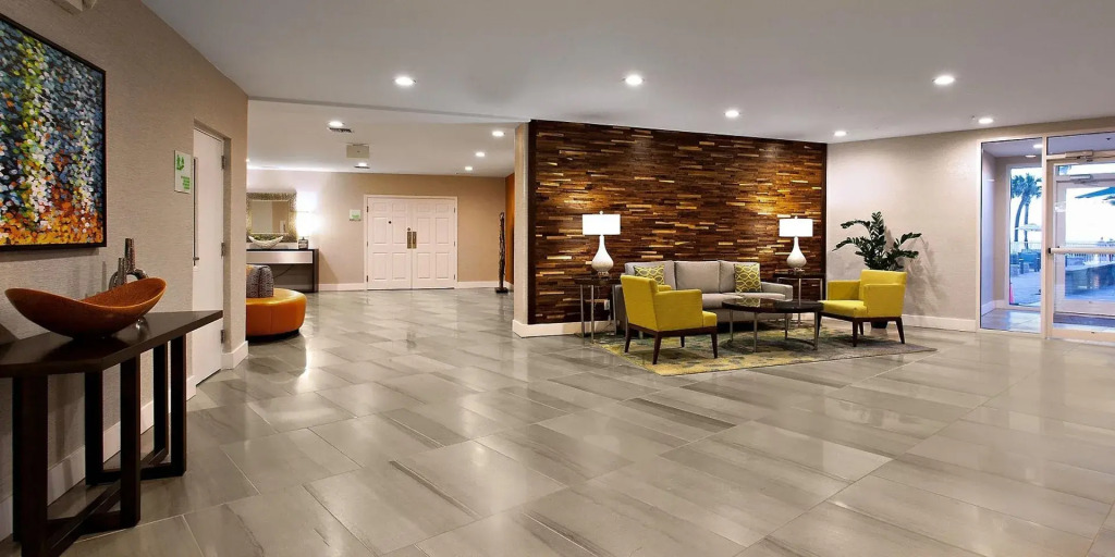 Holiday Inn Hotel & Suites Daytona Beach On The Ocean by IHG